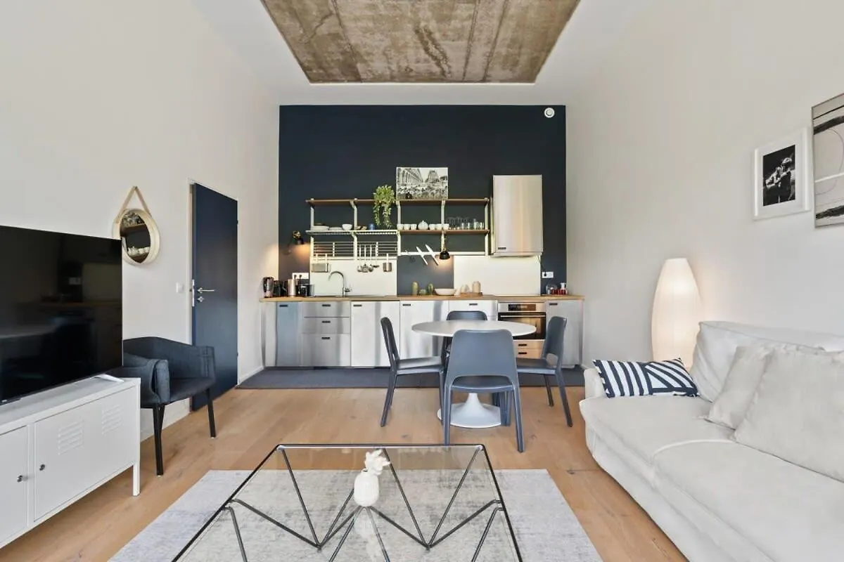 Ferienwohnung Elegant 1Br Apt, Balcony, Pool, Central Location Luxemburg Apartment