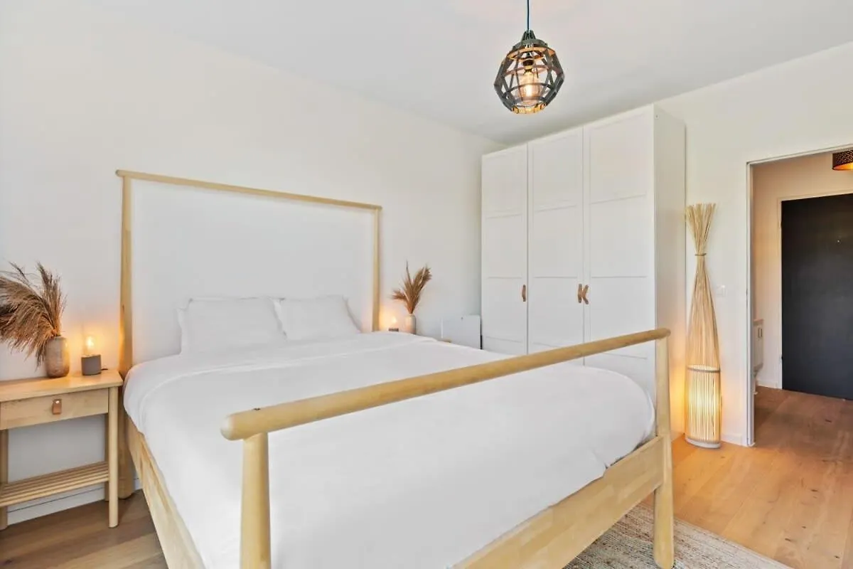 Ferienwohnung Elegant 1Br Apt, Balcony, Pool, Central Location Luxemburg