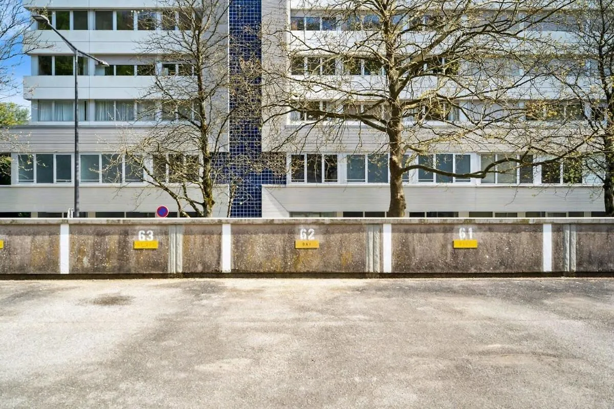 Ferienwohnung Elegant 1Br Apt, Balcony, Pool, Central Location Luxemburg